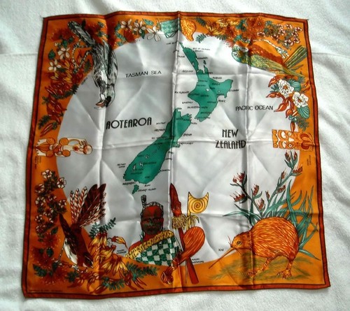 Womens Souvenir Aotearoa New Zealand Landmarks Scarf Wrap 26.5" x 26.5" Poly