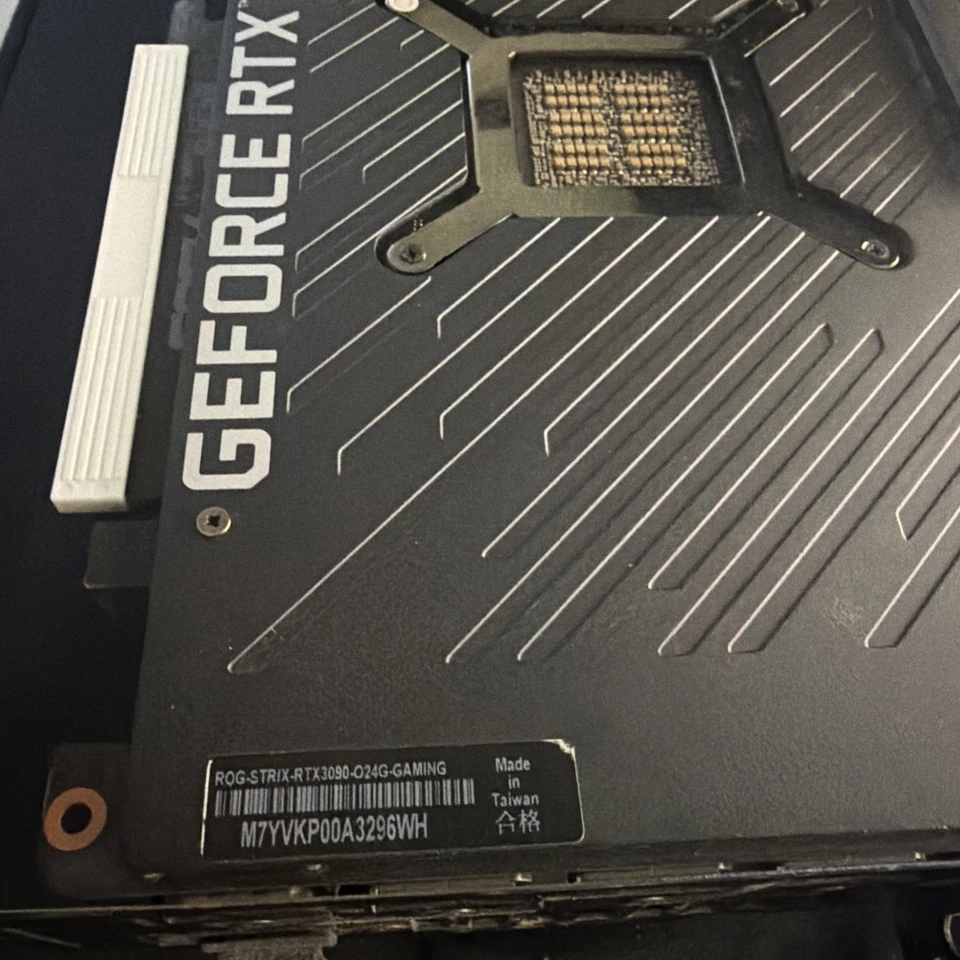 ASUS NVIDIA GeForce RTX 3090 24GB ROG-STRIX-RTX3090-O24G-GAMING Graphics Card - image 3 of 4