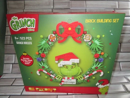 NIB. BRICKCRAFT  DR. SEUSS THE GRINCH WREATH  BRICK BUILDING SET     BRAND NEW