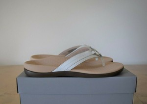 vionic aloe sandals