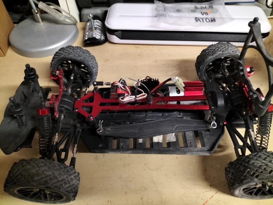 Automodello Off Road 4wd Scala 1:10 Scocca Verde Bianca - Immagine 4 di 4