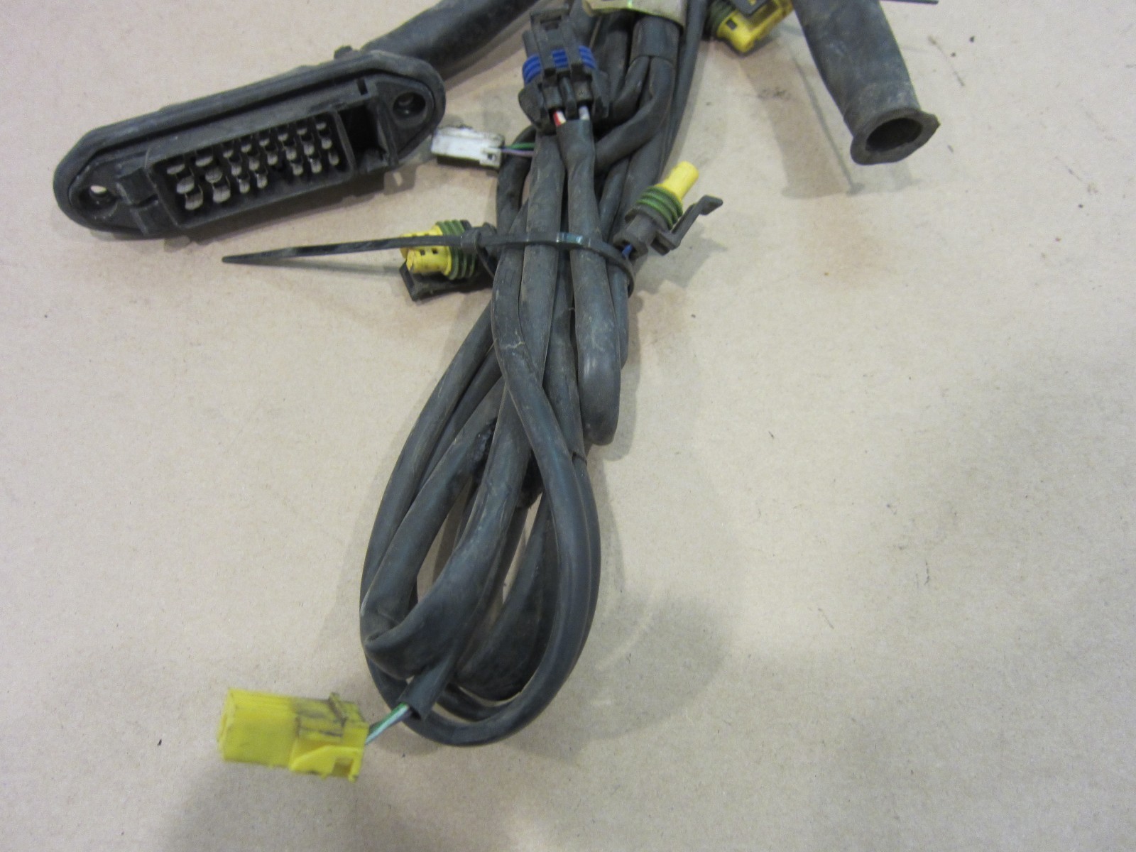 Ferrari 360 -Modena/Spider  Door Connection Cables # 183327