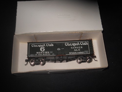 HO Atlas 6110-1 36' refrigerador de madera coche Clicquot Club #1490 | Condition: Used
