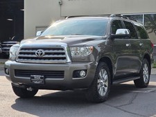 2011 Toyota Sequoia Limited 4X4 / 5.7L V8 / DVD / BACK CAM / NEW TIRES