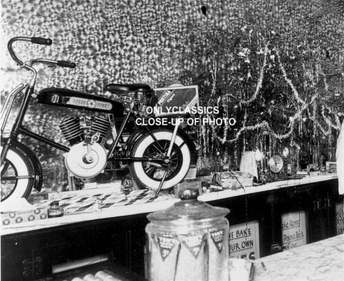1930's SODA FOUNTAIN PHOTO CHRISTMAS COCA-COLA SIGN MOTORCYCLE BICYCLE AMERICANA - Picture 2 of 4