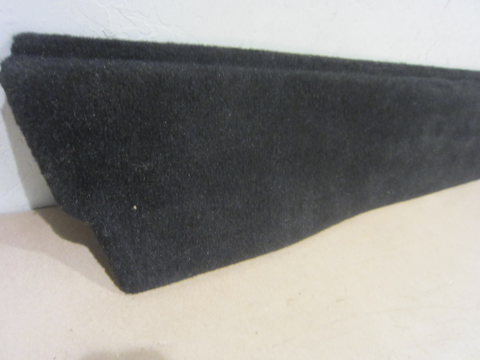 Ferrari California - RH Tunnel Carpet - Black - P/N 80679400 