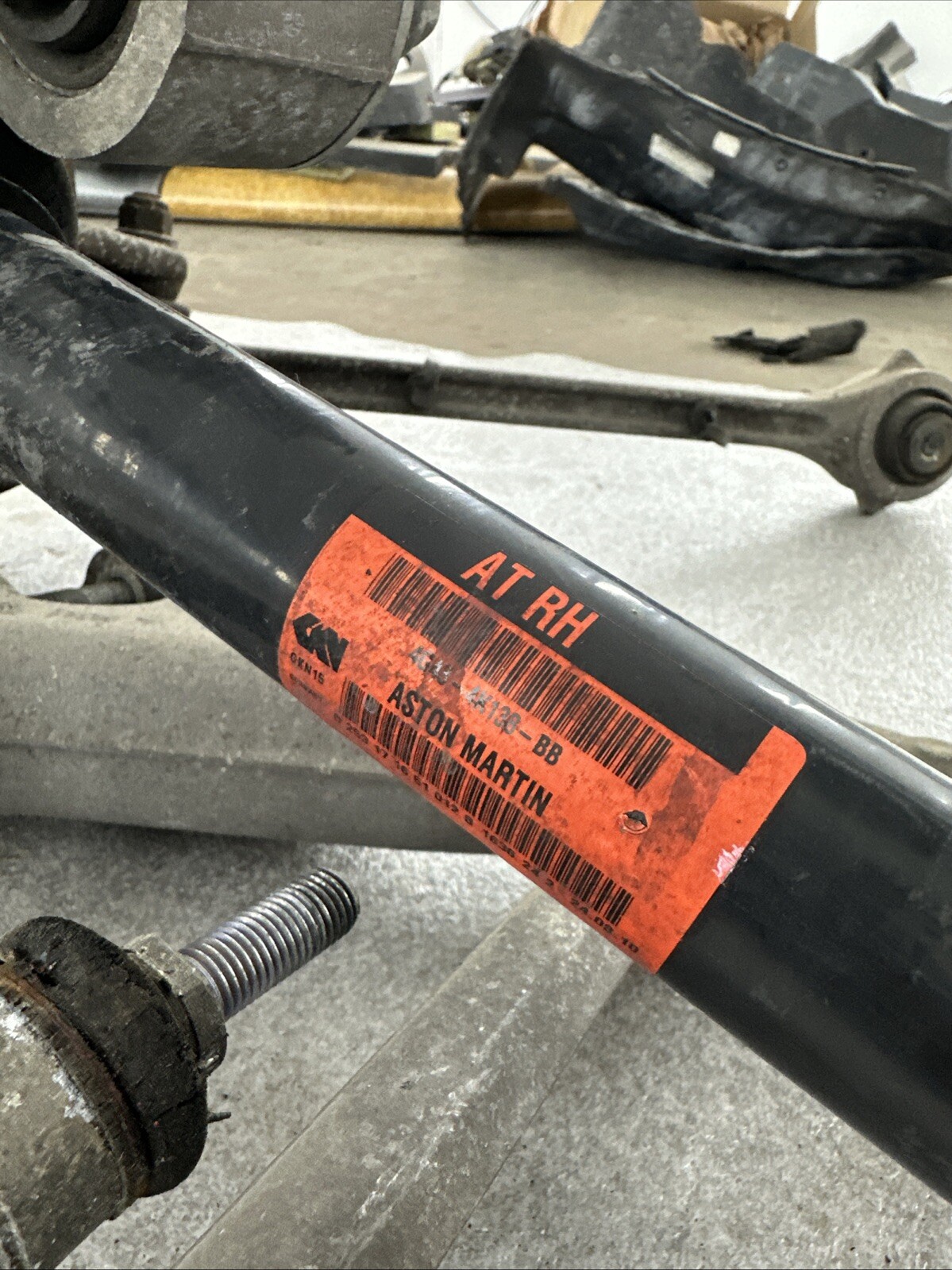 2011 Aston Martin DB9 Complete Rear Right Suspension Assembly Axle Control Arm
