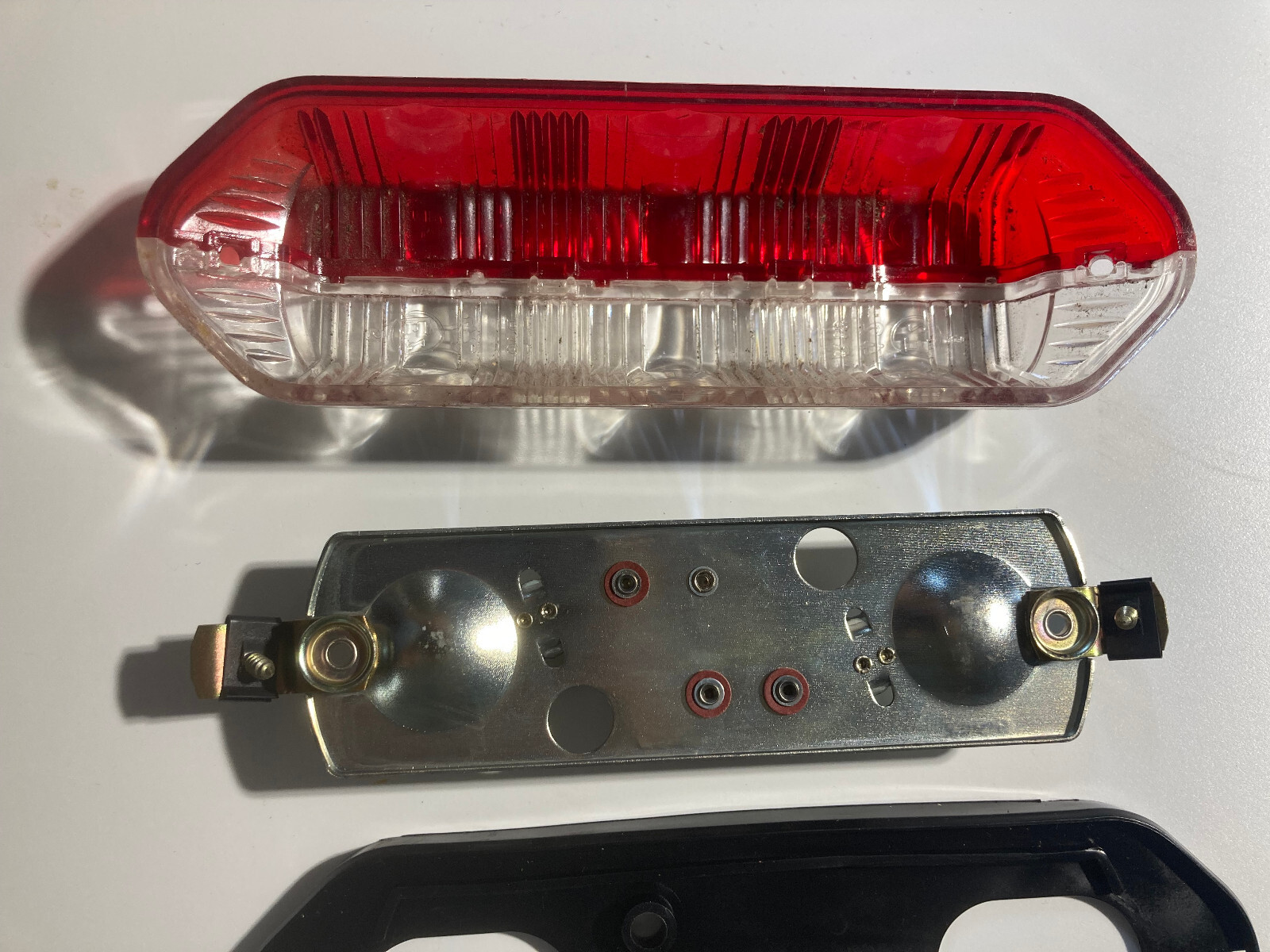 Feu Sesaly F55 bicolore pour remplacer un bloc optique cassé de bus - 2
