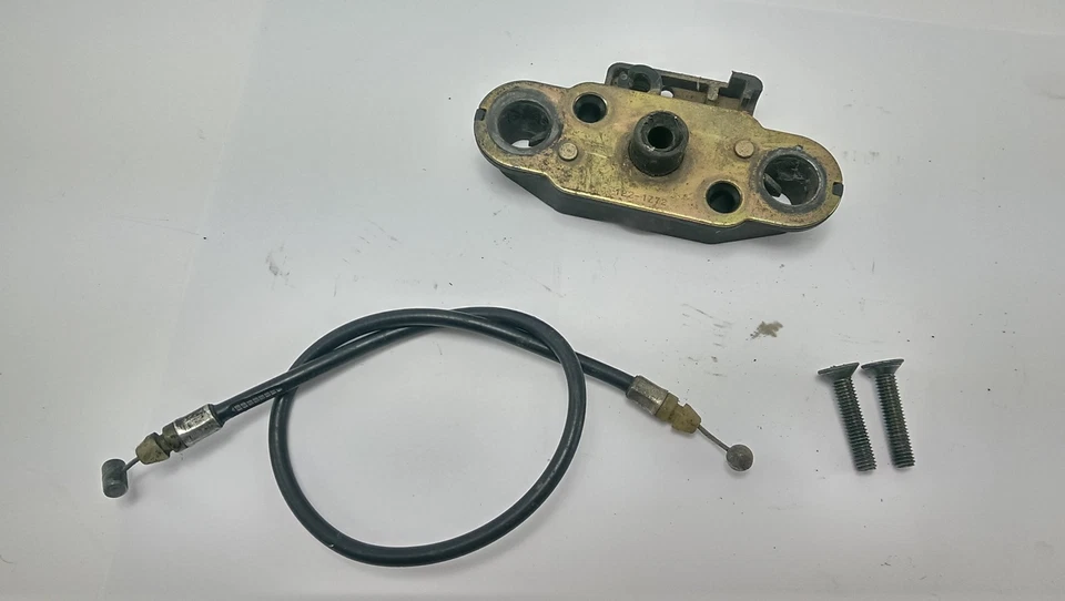 PESTILLO/CABLE ASIENTO TRASERO SUZUKI GSXR 600/750/1000 HAYABUSA KATANA VSTROM TL1000R Foto 4 de 4