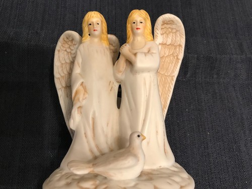 Vintage Christmas Peace Angels Music Box Plays O Holy Night 7" tall - Picture 5 of 7