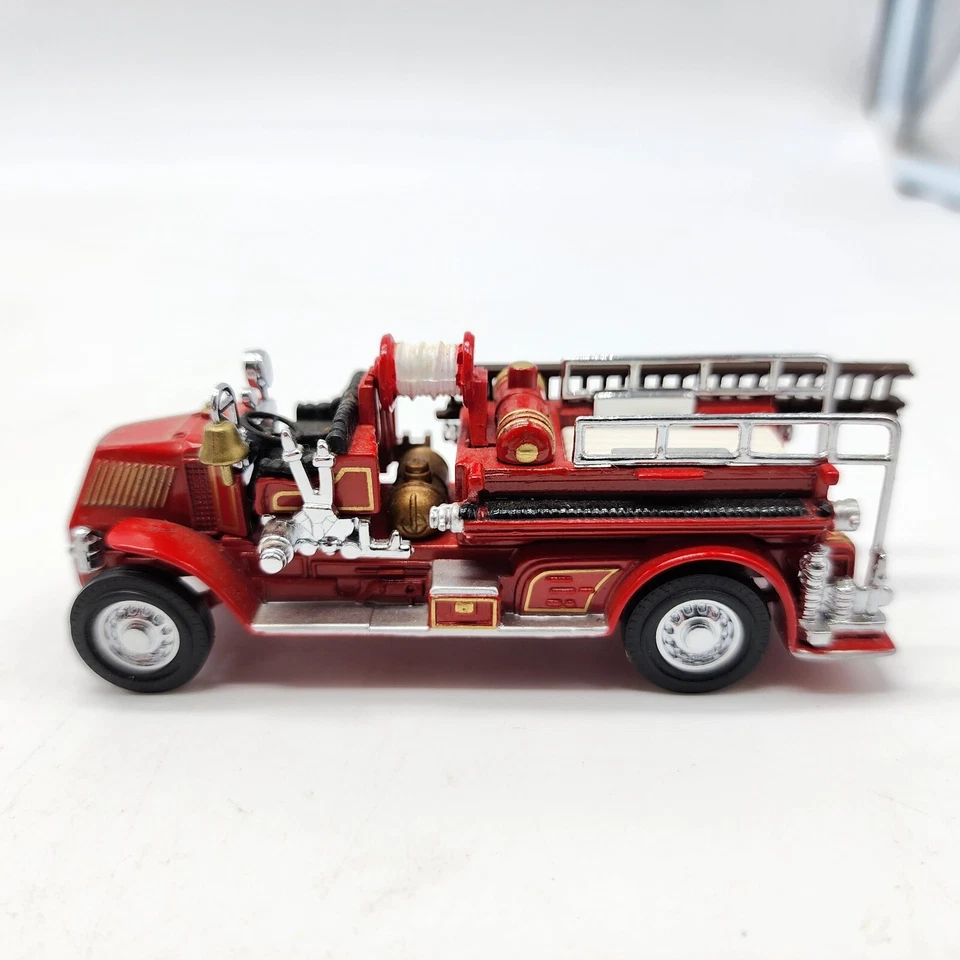 Lot Of 2 Matchbox Models of Yesteryear YFE01-M 1920 / AC 1935 Mack Pumper YFE15 - Image 3 of 4