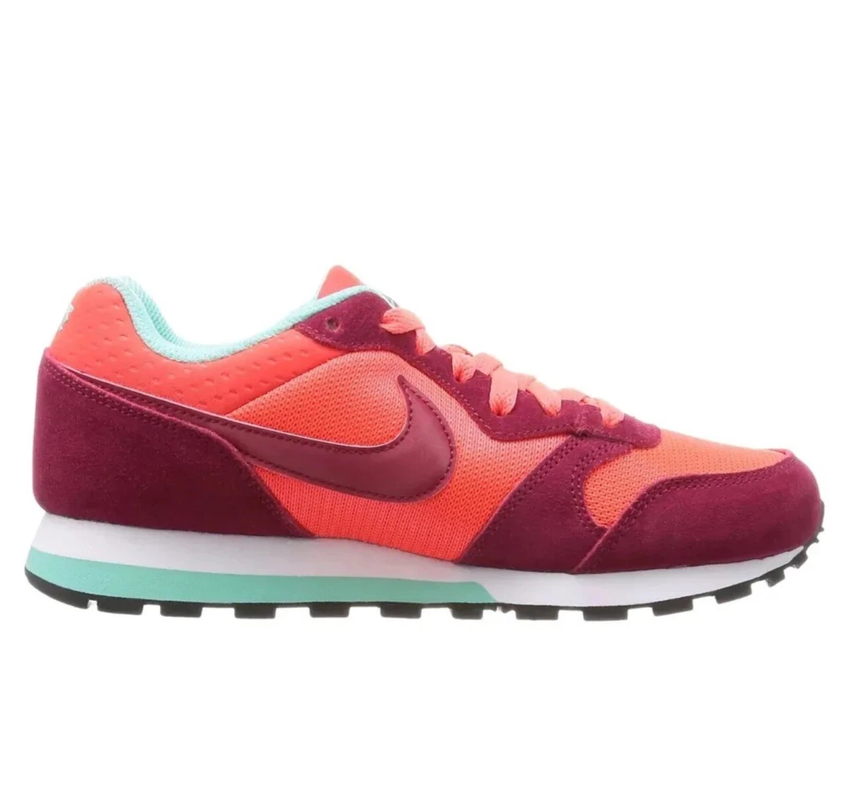 Nike md runner 42 deals