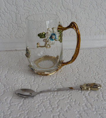 Gold & Weiß Emaille Blume Bleifrei Glas Kaffeetassen Teetasse mit Stahllöffel