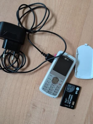 LG KP100 - Schwarz (Ohne Simlock) Handy - Bild 1 von 3