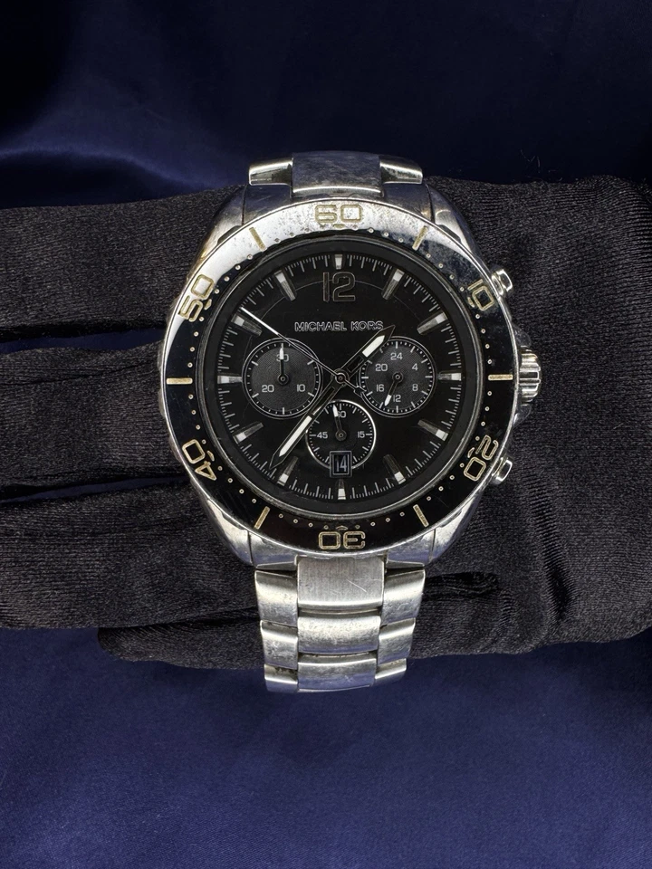 Michael Kors MK-8423 Men’s Chronograph Watch – Stainless Steel Black Dial — 第 3/4 张图片