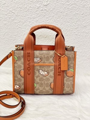 COACH ブラウン ロゴ柄 ボディバッグ Coach F10188 Vintage Small Soho Cognac Leather Shoulder Bag w