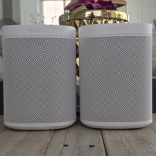 Sonos One A100 Pair Smart WiFi Speakers, White - Pristine Condition w/tiny ding