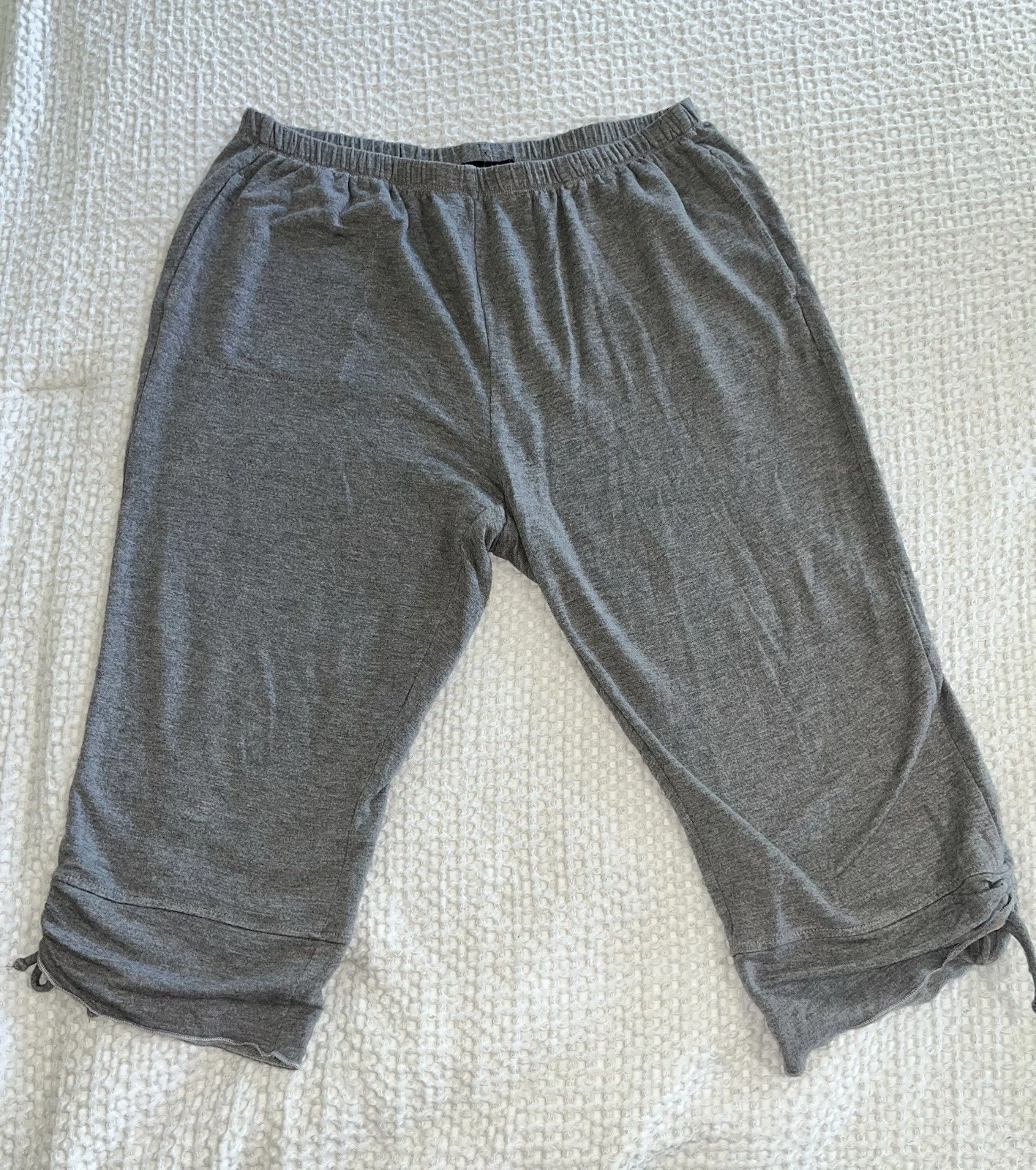 Pure Essence Urbanology Bamboo Blend Capri Pants Womens Lg Gray
Opens in a new window or tab