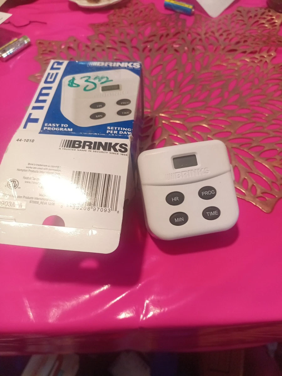 New Brinks 500W Security Programmable Single Outlet Digital Timer Model 44 1010
