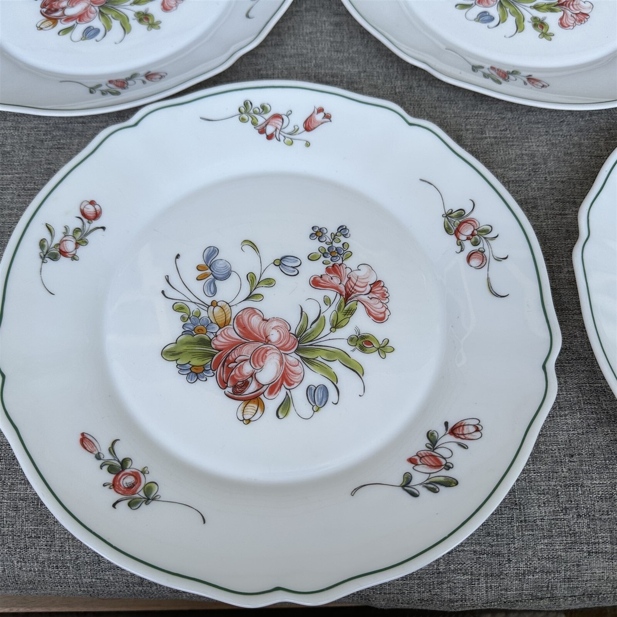 Service De Table Arcopal Vintage - 4 Couverts - Motif Fleurs Blanc - Rétro