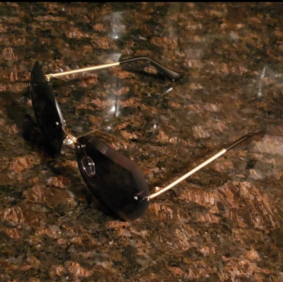 Rimless Gradient Matte Designed Sunglasses - Image 3 of 4