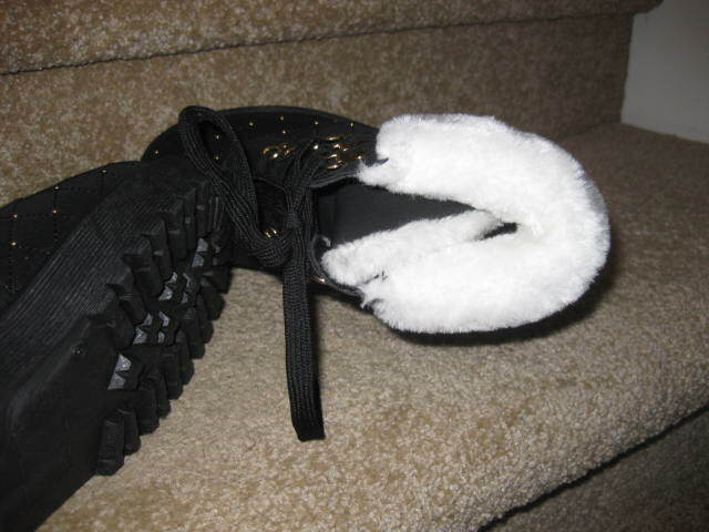 Kelsi Ikrush NIB Women's Size 6 Black Ankle Boots Faux Fur Faux Gold Studs Nice image 6