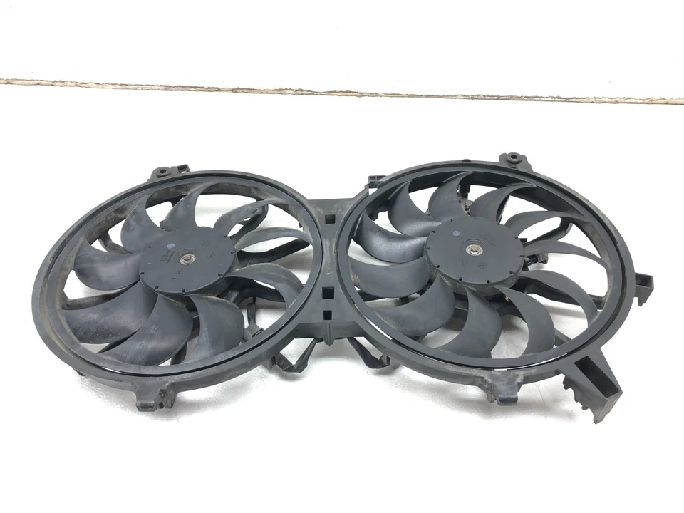 Infiniti Q70 Q70L M37 2011-2019 3,7 L radiador refrigeración doble ventilador motor OEM Foto 2 de 4