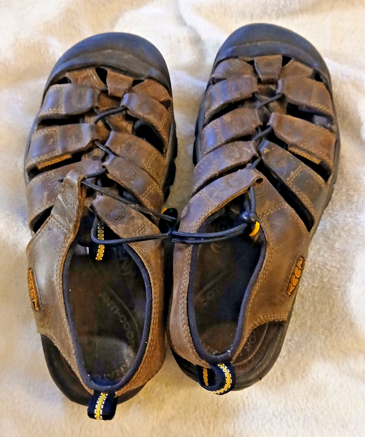 Sandali impermeabili Keen Daytona uomo taglia 9 5 pelle marrone punta aperta scarpe da trekking