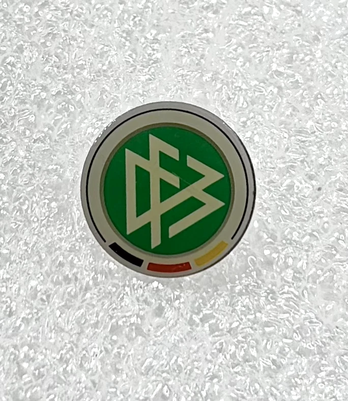 épingle Coupe Officielle Pins DFB Coupe Football 3 Ligue - Métal 3cm - Licence Officielle Allemande Pins Dfb Football