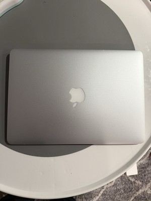 2017 Apple MacBook Air 13'' Dual Core i5 8GB 128GB SSD HD. OS Monterey.