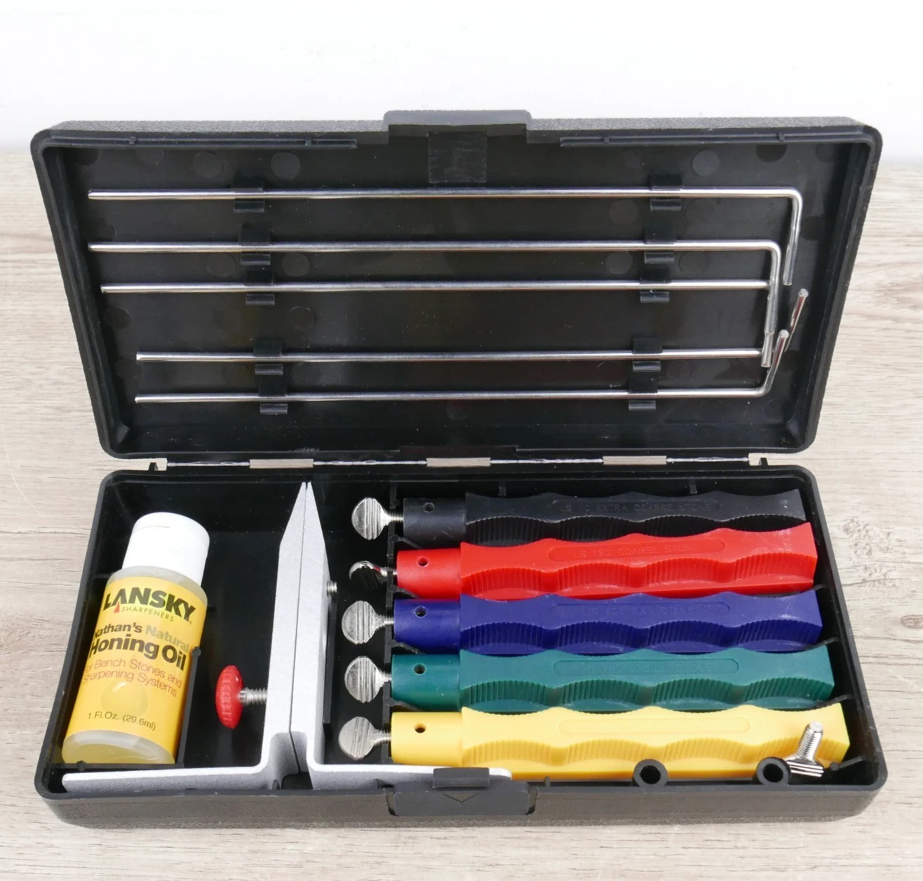 Lansky Professional Knife Sharpening System 5 Hone Stones And Guide Rods + Oil
Opens in a new window