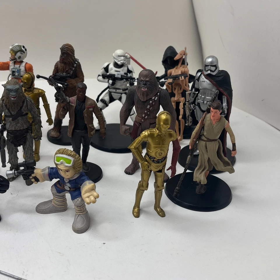 Figuras PVC Star Wars Disney Store Palpatine, Rey, Chewbacca - Lote de 15+ Foto 3 de 4