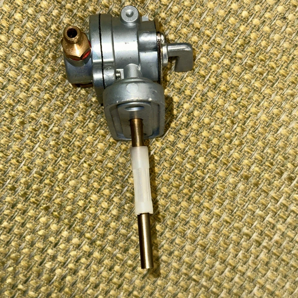 Válvula de grifo de gas combustible Petcock para 25-5595 Yamaha SR500 XS650 XS650S XS750S XS850S Foto 4 de 4