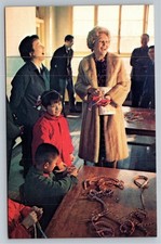 Pat Nixon China Visit 1976 Postcard - Laughing w/ Chinese Teacher & Kids