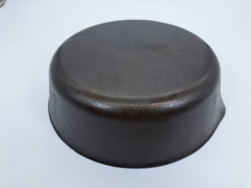 Vintage Lodge #8A Unmarked Cast Iron Chicken Fryer (Restored & Seasoned) - Picture 6 of 12