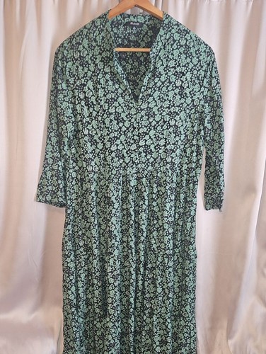 Madewell Flowy Cottagcore Green Floral V-Neck Midi Dress