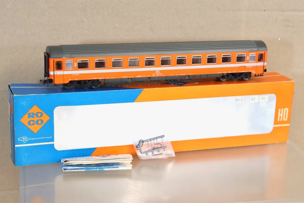 Voitures de voyageurs Roco en plastique pour modélisme ferroviaire à l'échelle N