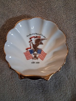 Aguila y bandera USA, plato porcelana fina Villetta USA 1976, borde dorado