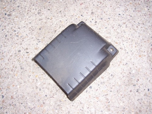 Daihatsu YRV GTti Turbo M2 : Abdeckung für Airbagsteuergerät