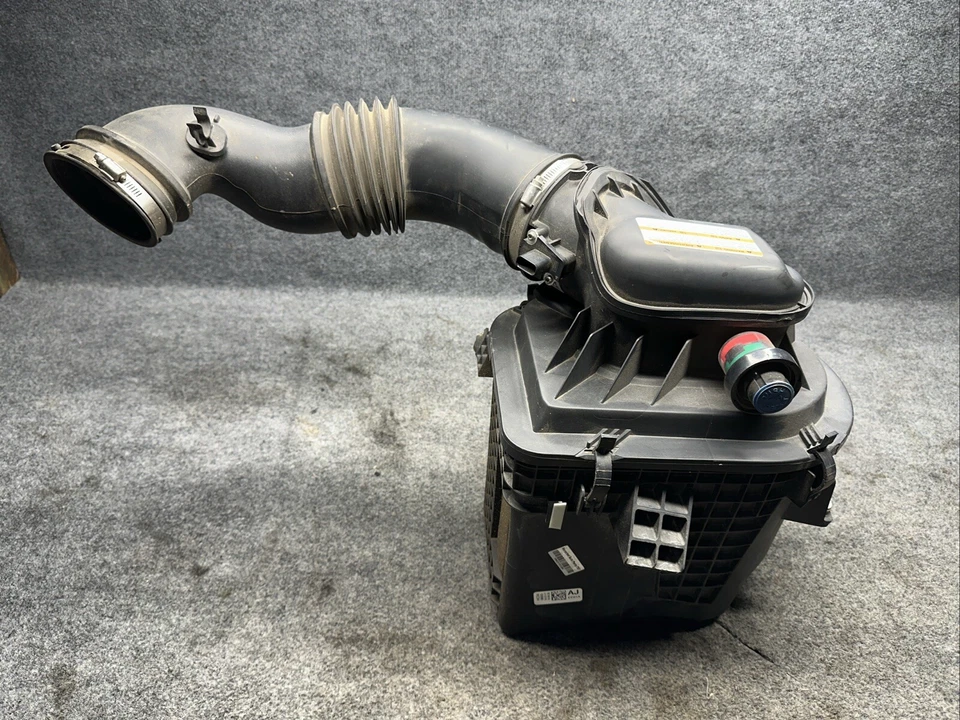 Used Air Cleaner 2017-2019 Ford F-250 F-350 Super Duty 6.7L Diesel HC34-9600-AJ - Image 2 of 4