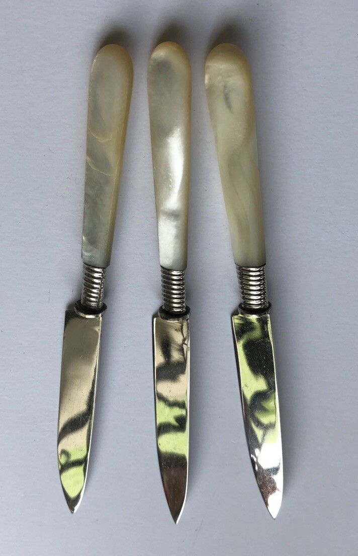 Antique Vintage Set Of 6 Uchatius Bronce Fruit Knives Mother Of