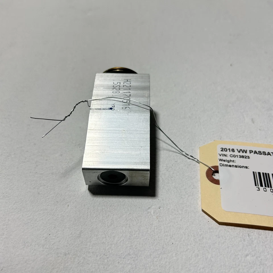 VOLKSWAGEN PASSAT 2012-2022 AIR CONDITIONING AC EXPANSION VALVE CONNECTOR OEM - Image 4 of 4