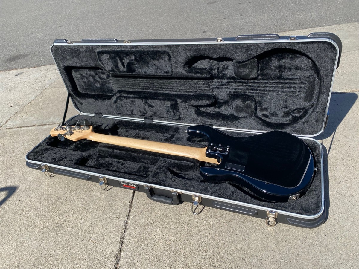 ベース MUSICMAN Stingray5 Black Maple FB MUSICMAN Stingray5 Black