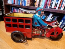 VERY NICE VINTAGE EARLY 1930'S MARX TIN WIND UP SPEED BOY DELIVERY MOTORCYCLE
