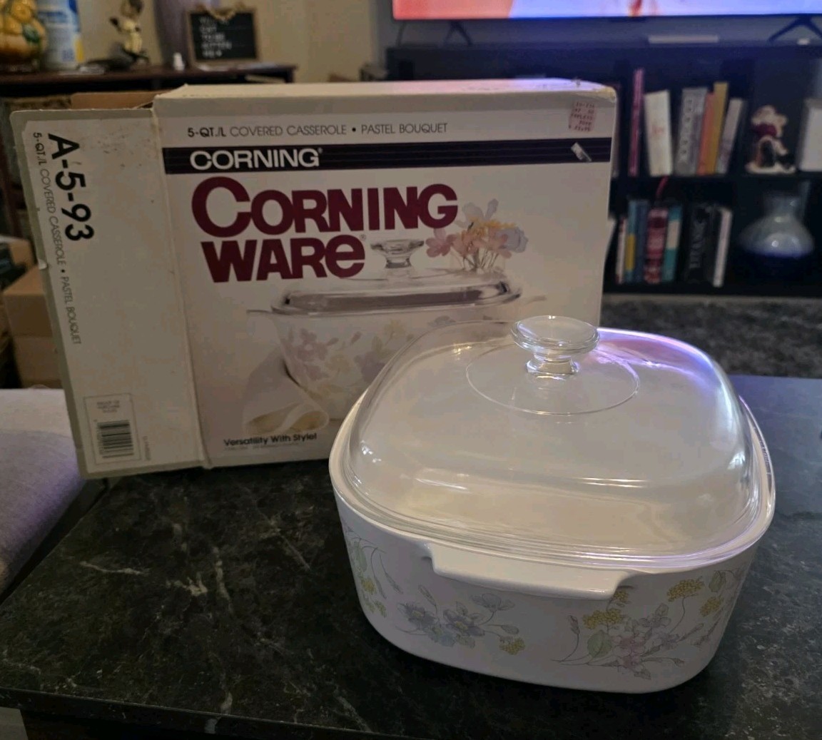 Vintage CorningWare 5 Qt Pastel Bouquet A-5-93 Casserole Dish w/ Lid Open Box