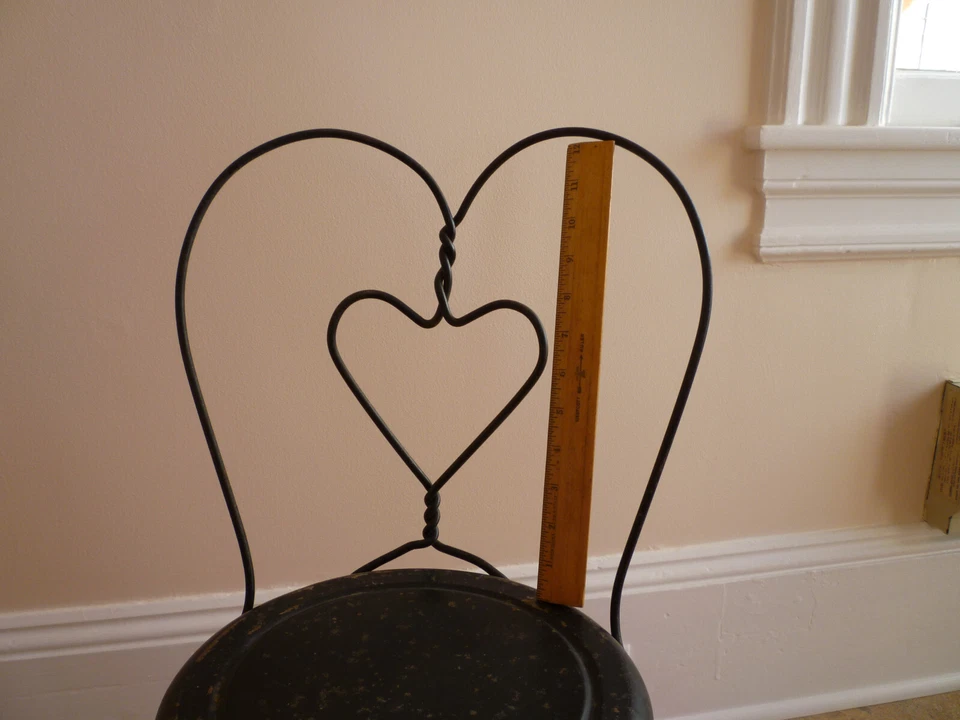 PAR: SILLAS DE HELADERÍA DE METAL DE HIERRO TRENZADO TAMAÑO INFANTIL SIN RESTAURAR PU LOCAL Foto 4 de 4