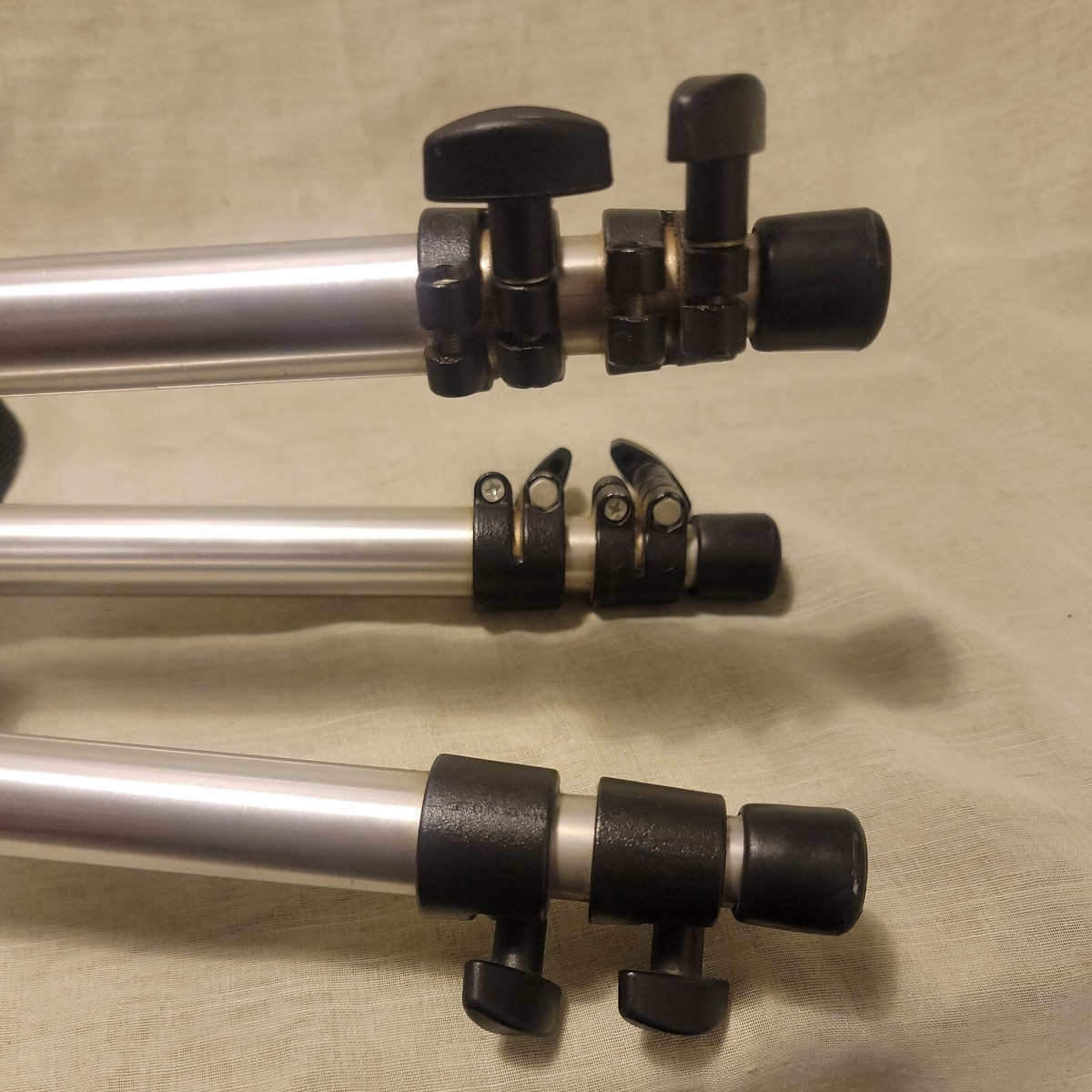 BOGEN PROFESSIONAL TRIPOD 3001 WITH 3025 HEAD MADE IN ITALY BOGEN PROFESSIONAL TRIPOD 3001 WITH 3025 HEAD MADE IN ITALY