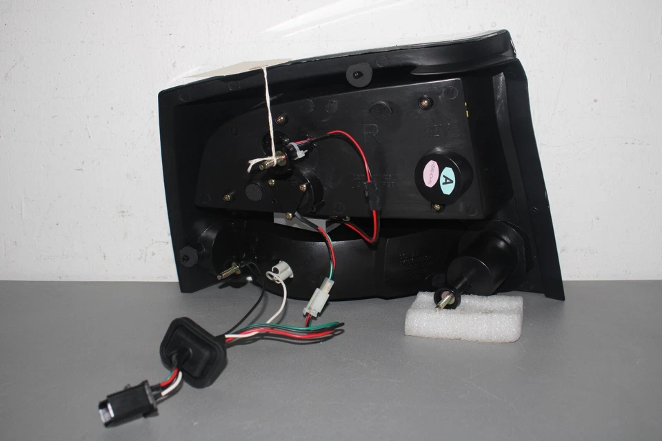 2006 2007 2008 DODGE CHARGER RIGHT SIDE TAIL LIGHT WITH LED - Image 3 of 4