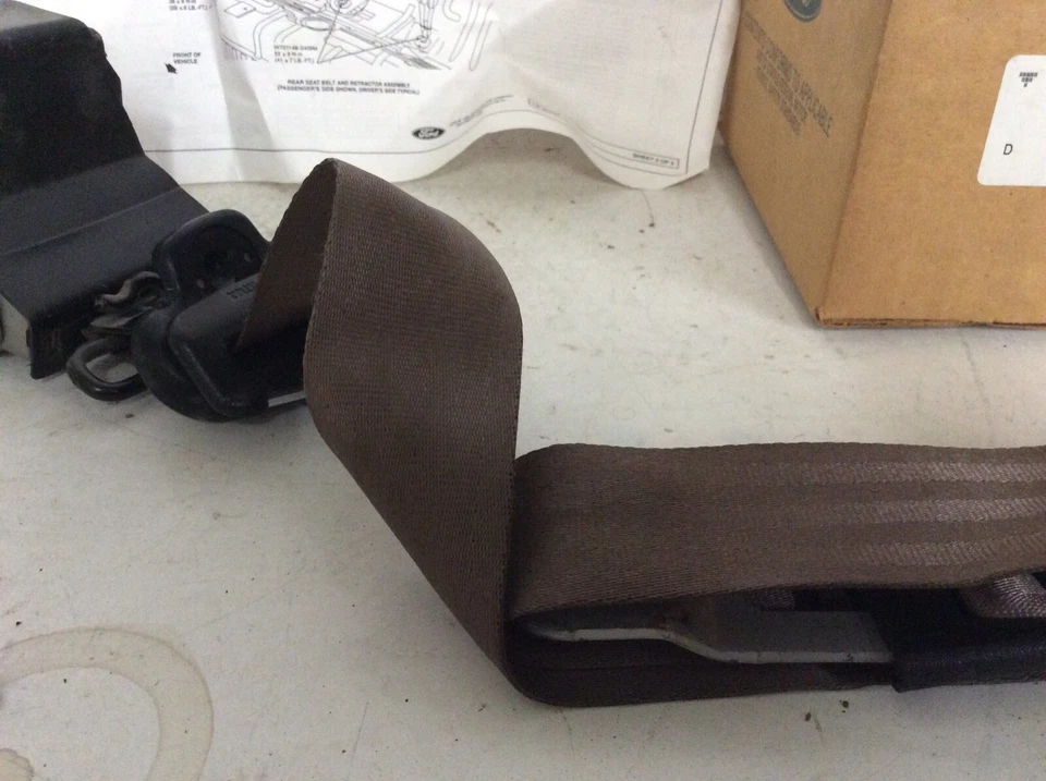 95 96 97 NOS Ford F6RZ-54611B09-AAA Front / Rear Left Seat Belt Contour Mystique - Image 4 of 4