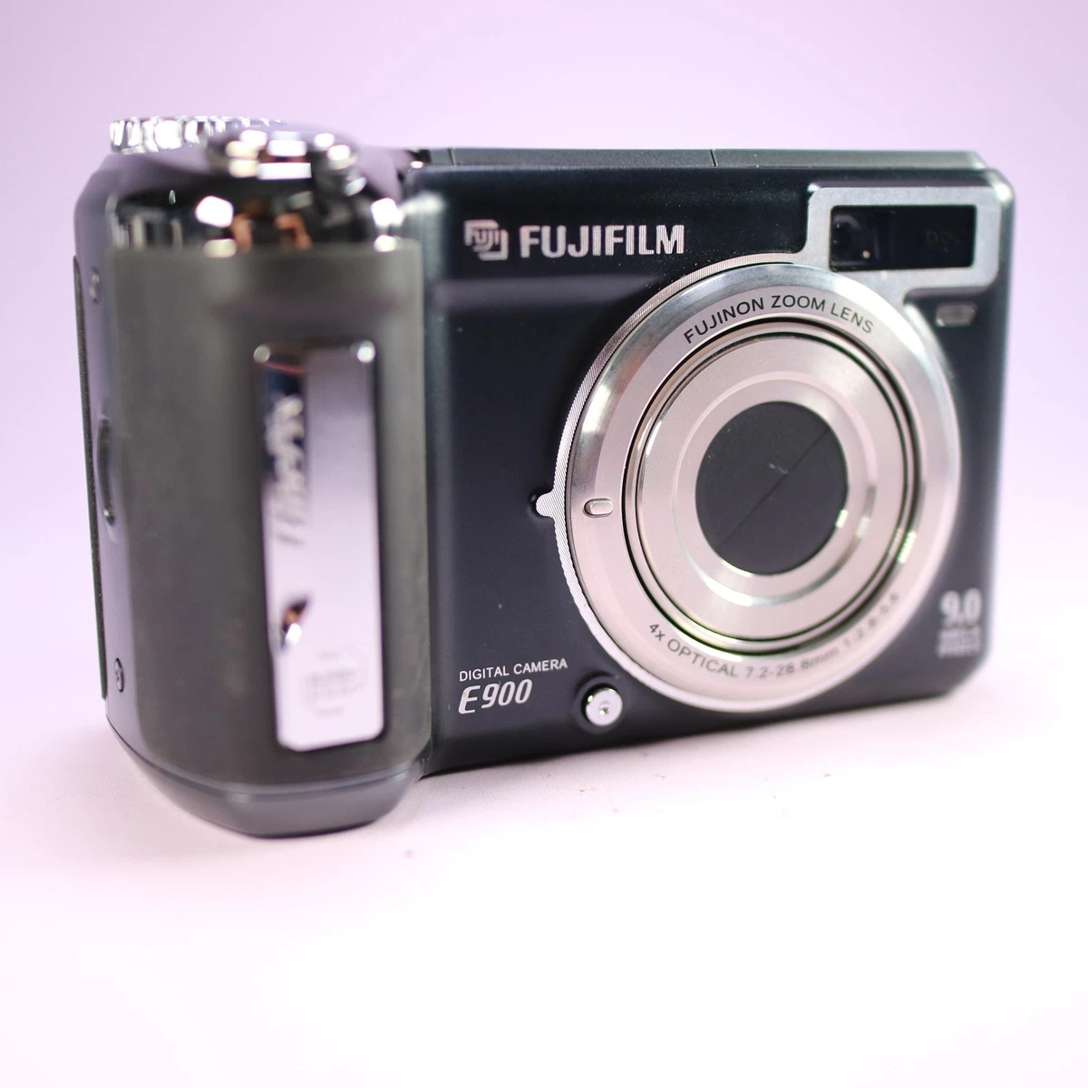 FUJIFILM E900 9.0 MP Digital Camera Zoom Error - For Parts / As Is FUJIFILM E900 9.0 MP Digital Camera Zoom Error - For Parts / As Is